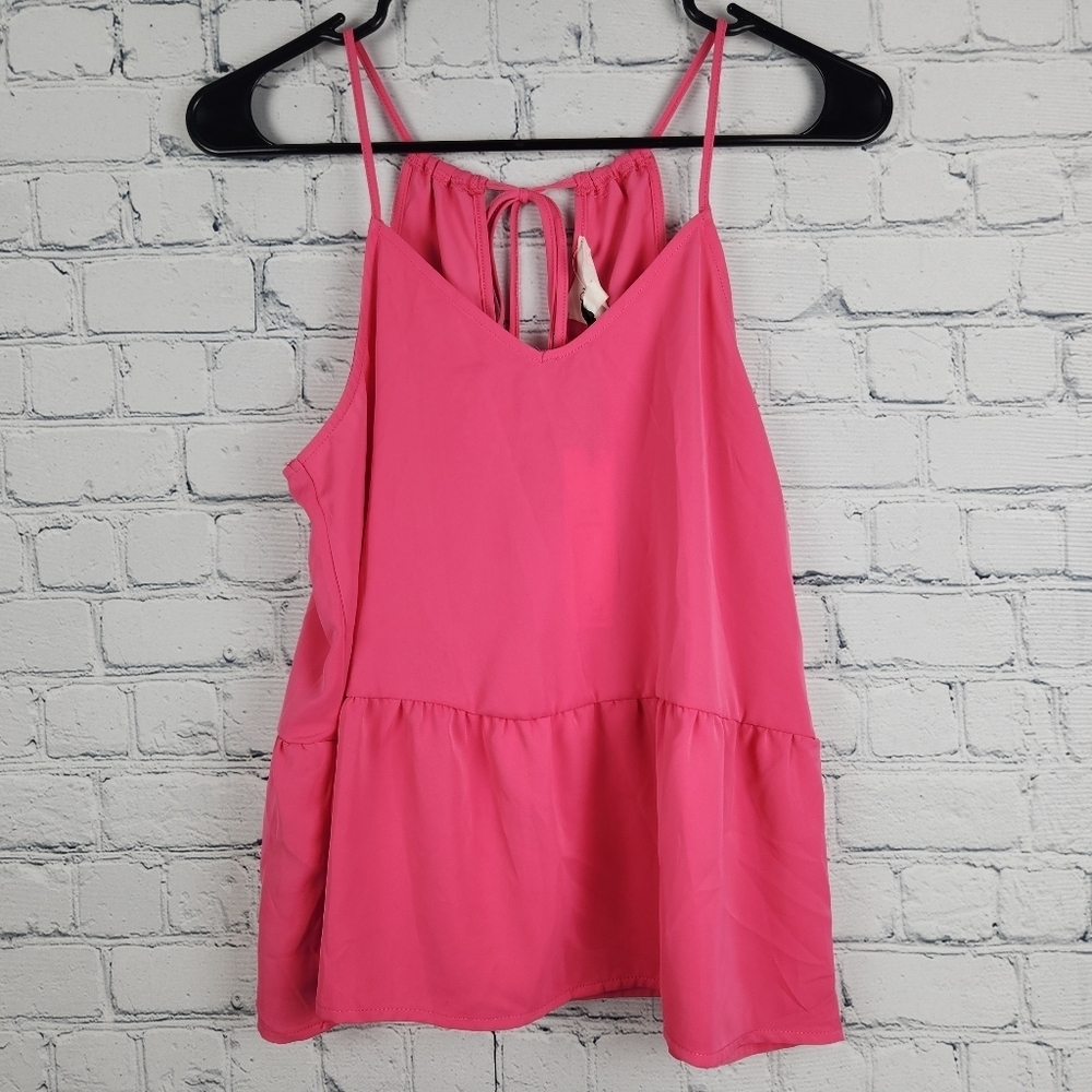 NWT Olive & Oak Size Small Tie Back Top
